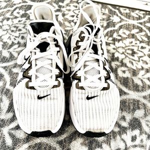 LeBron Witness 6 sz 7.5